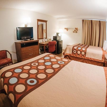 Super 8 By Wyndham Danbury Motel Ngoại thất bức ảnh
