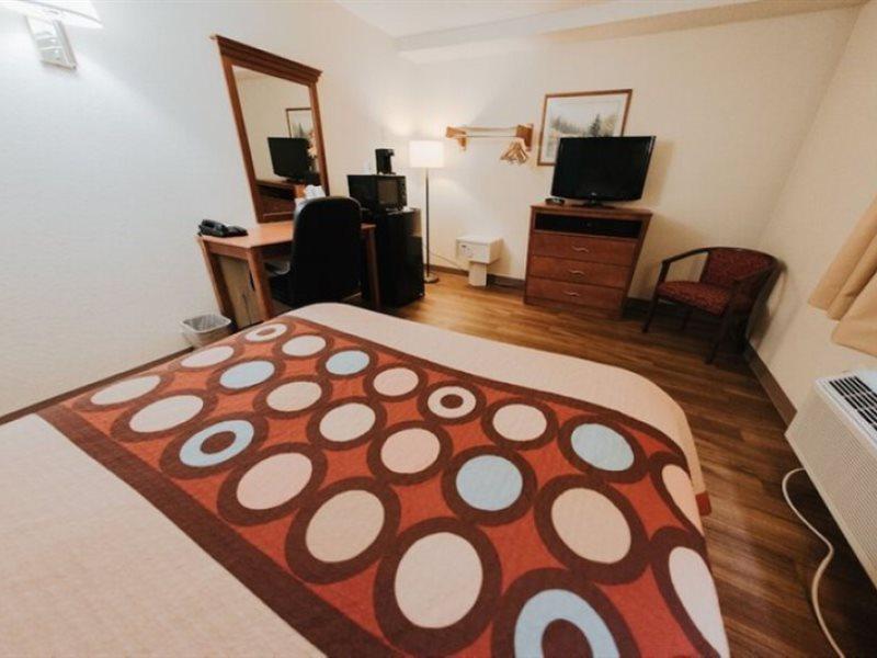 Super 8 By Wyndham Danbury Motel Ngoại thất bức ảnh