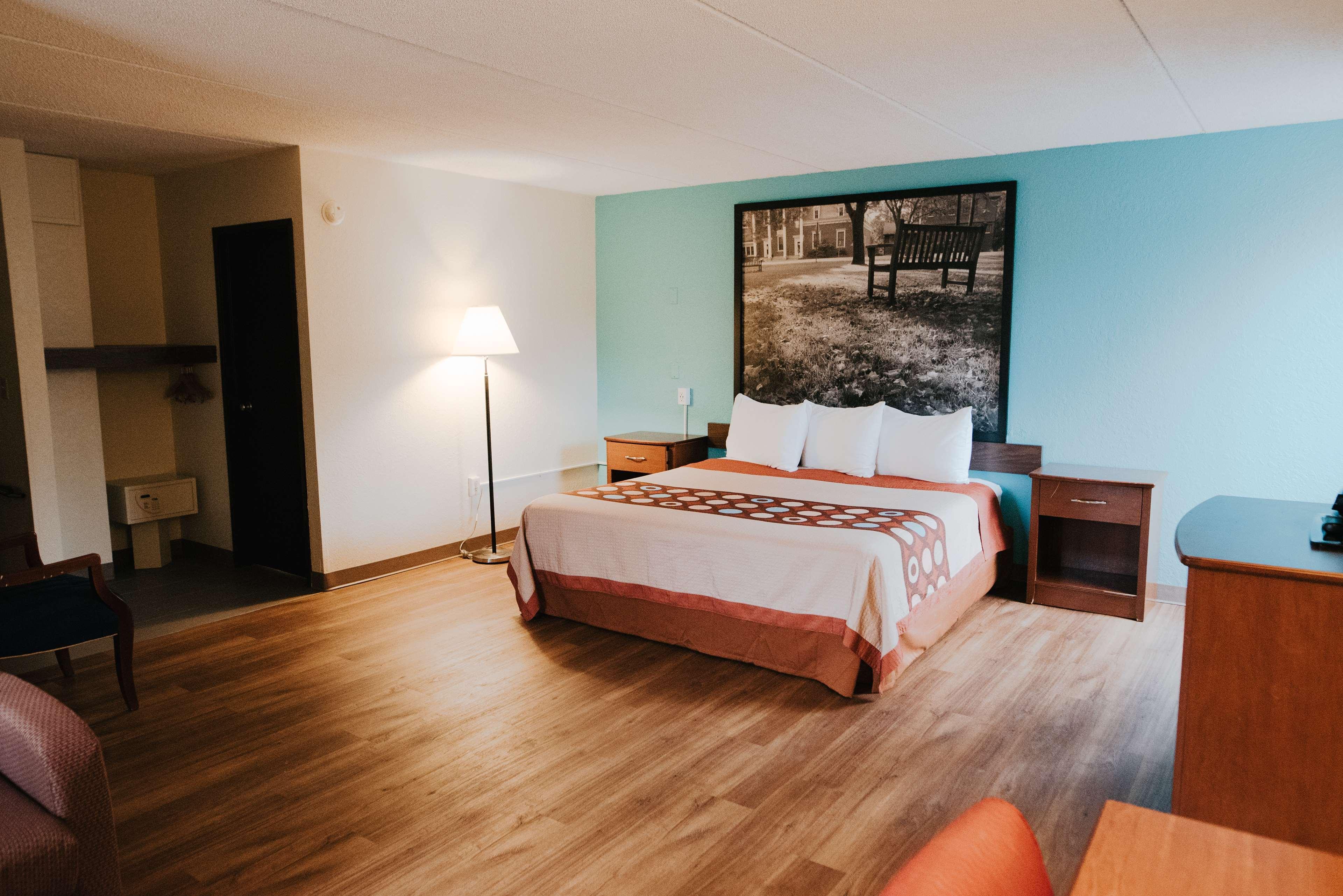 Super 8 By Wyndham Danbury Motel Ngoại thất bức ảnh