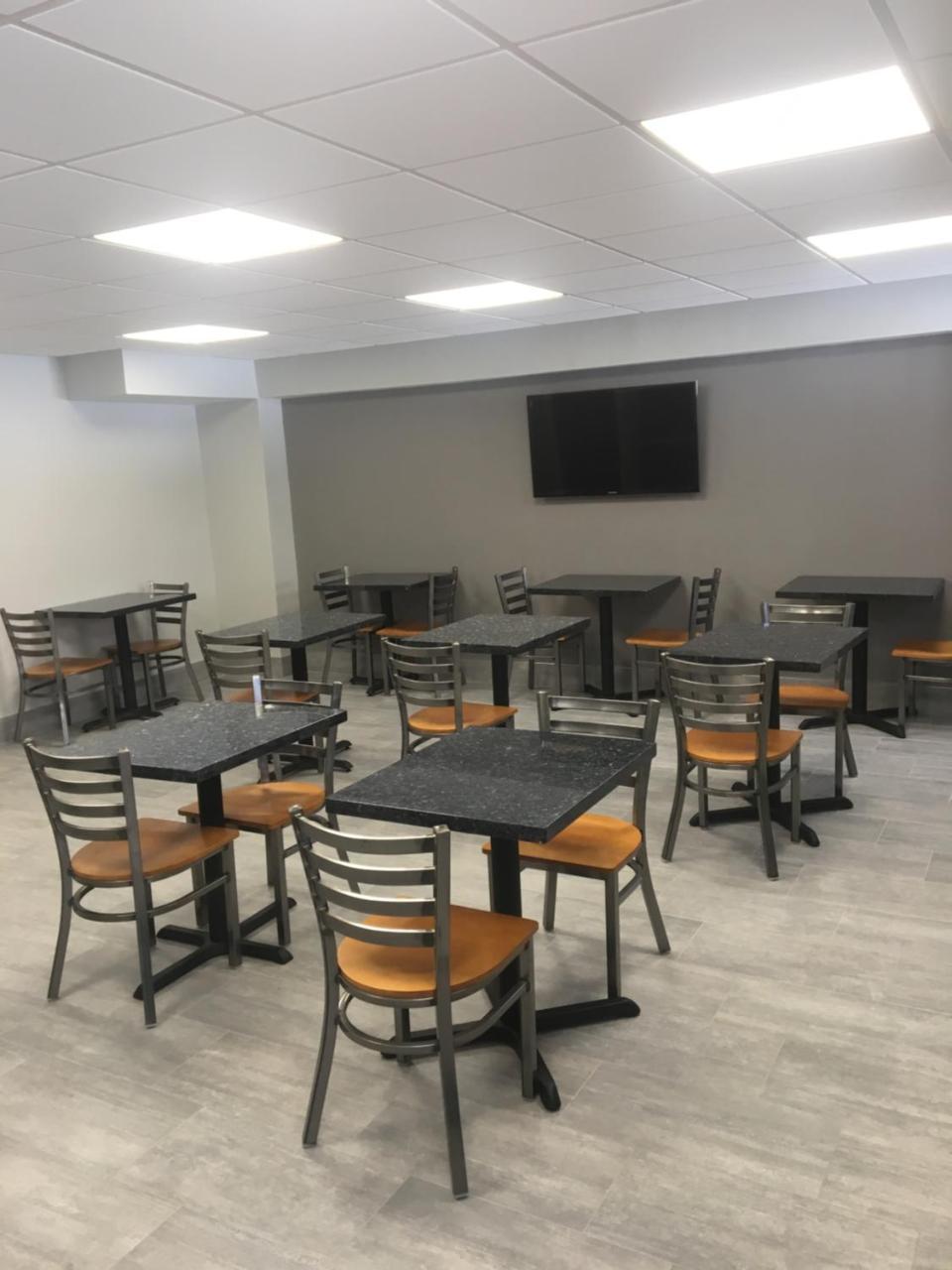 Super 8 By Wyndham Danbury Motel Ngoại thất bức ảnh