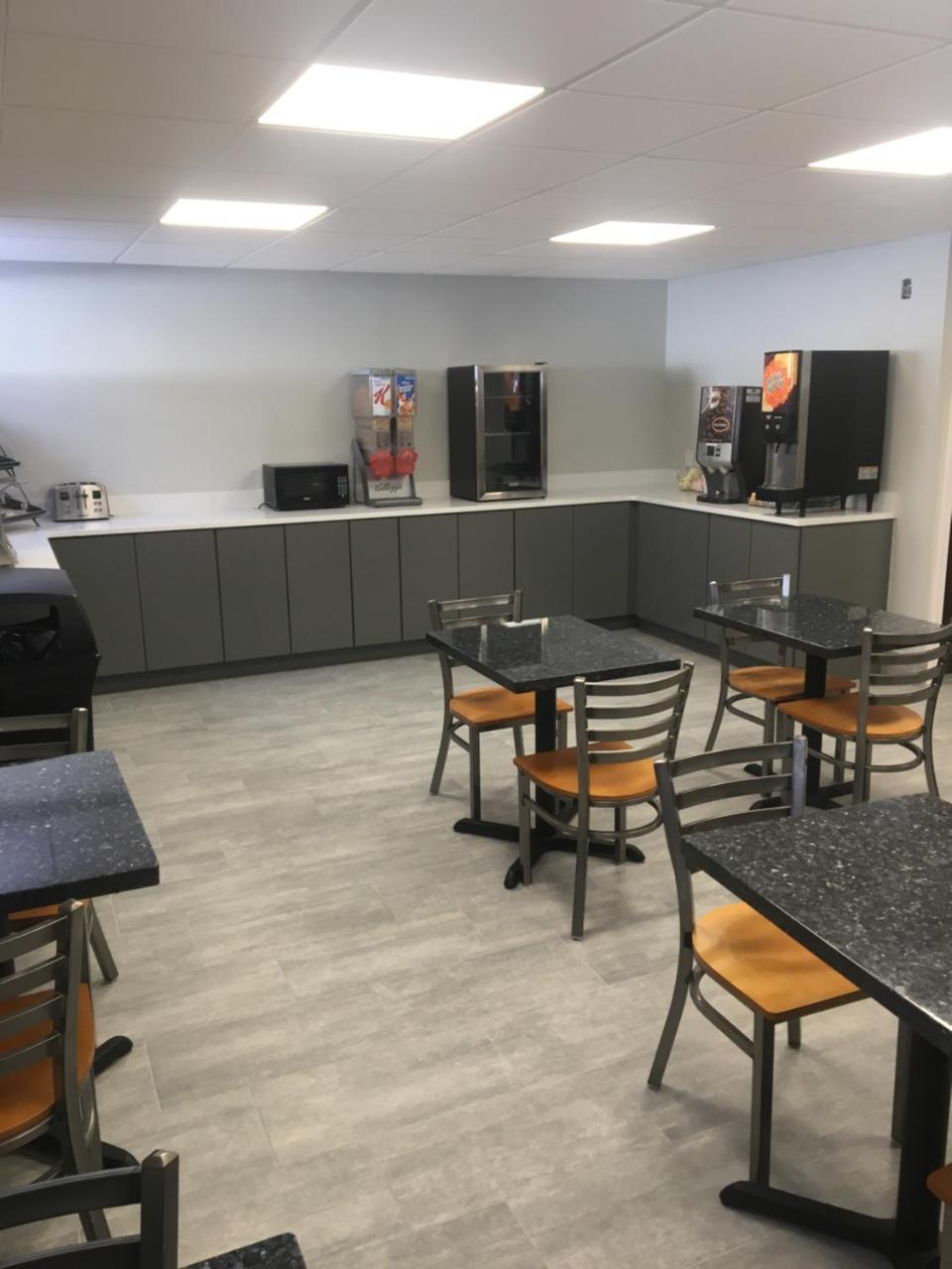 Super 8 By Wyndham Danbury Motel Ngoại thất bức ảnh